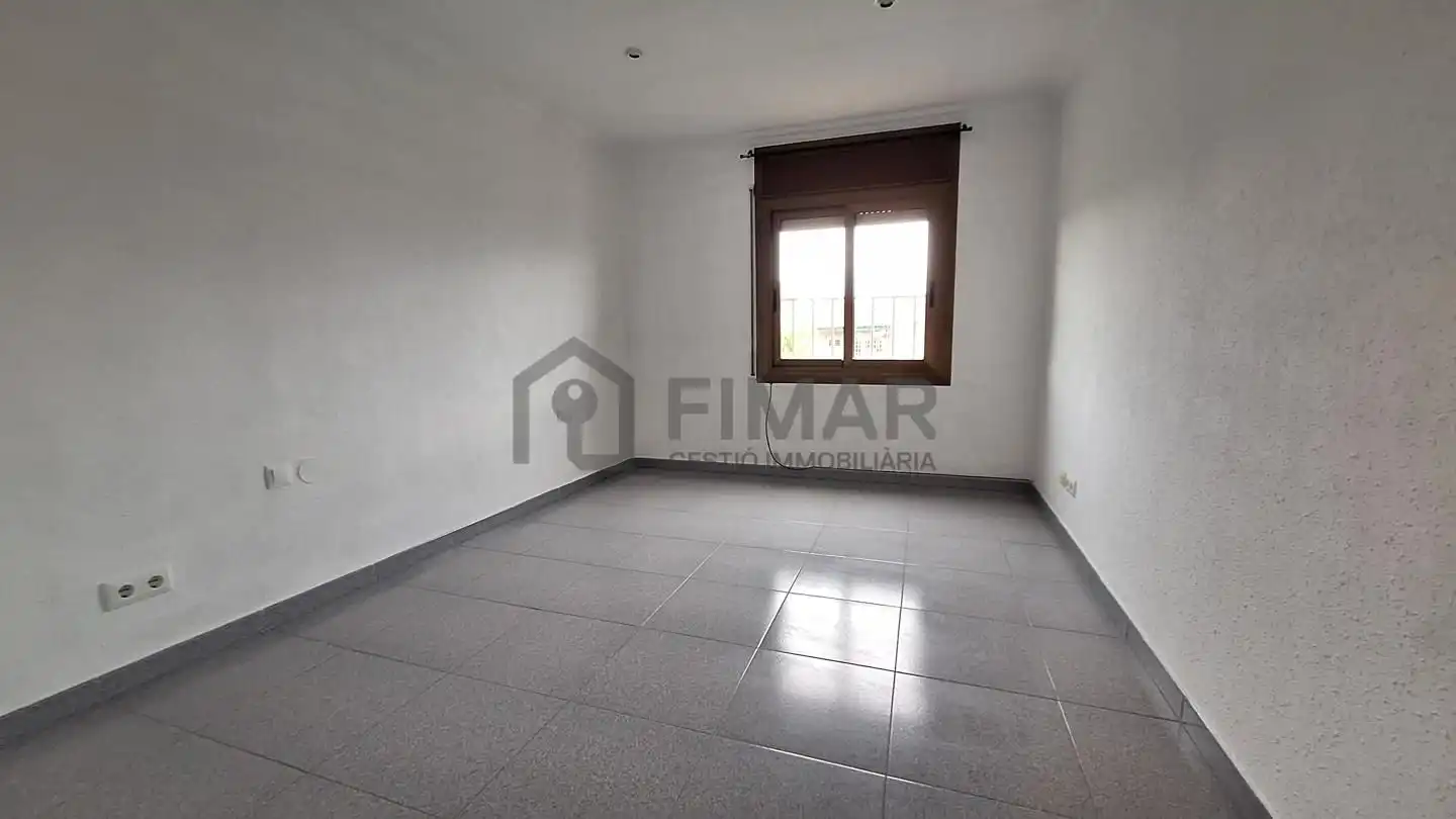 Schlafzimmer von Wohnung zum Verkauf in Mataró mit Klimaanlage und Terrasse