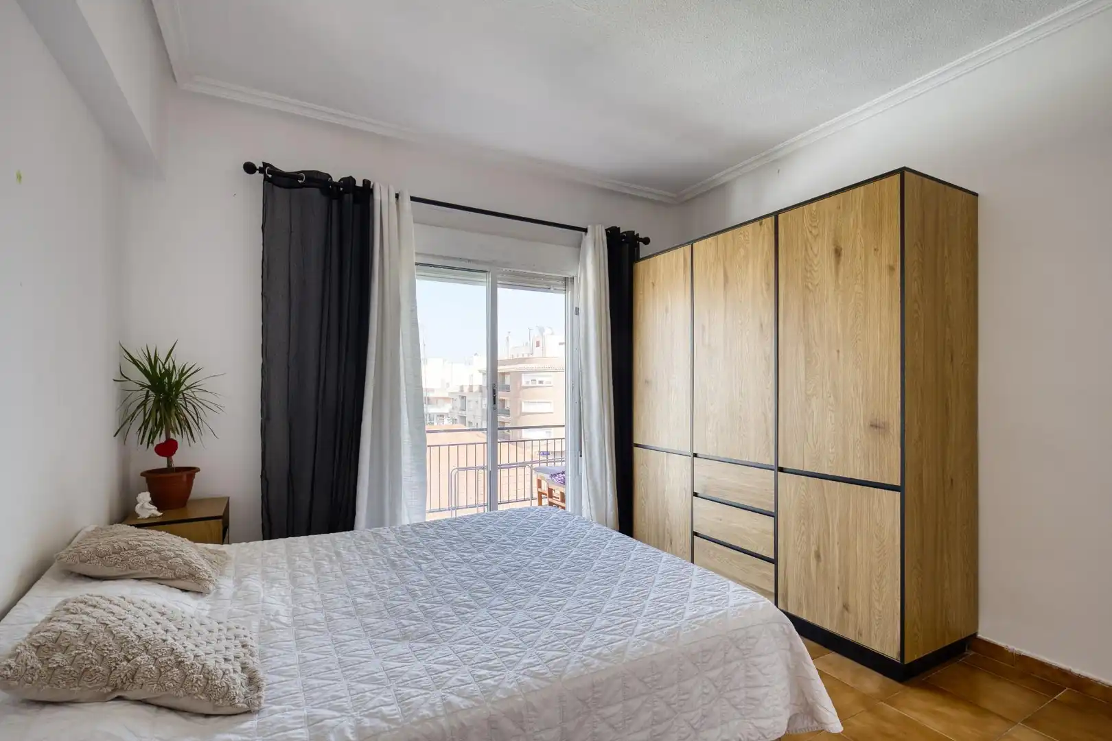 Habitación de Piso en venta en Almoradí con Aire acondicionado, Amueblado y Balcón