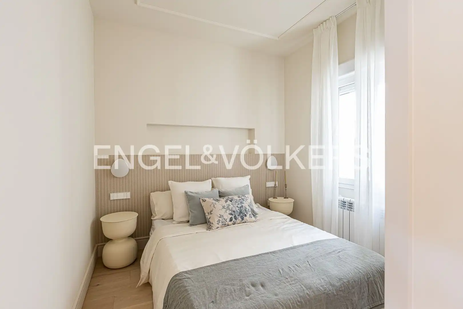 Bedroom of Flat for sale in Madrid  with Air Conditioner, Heating and Parquet flooring