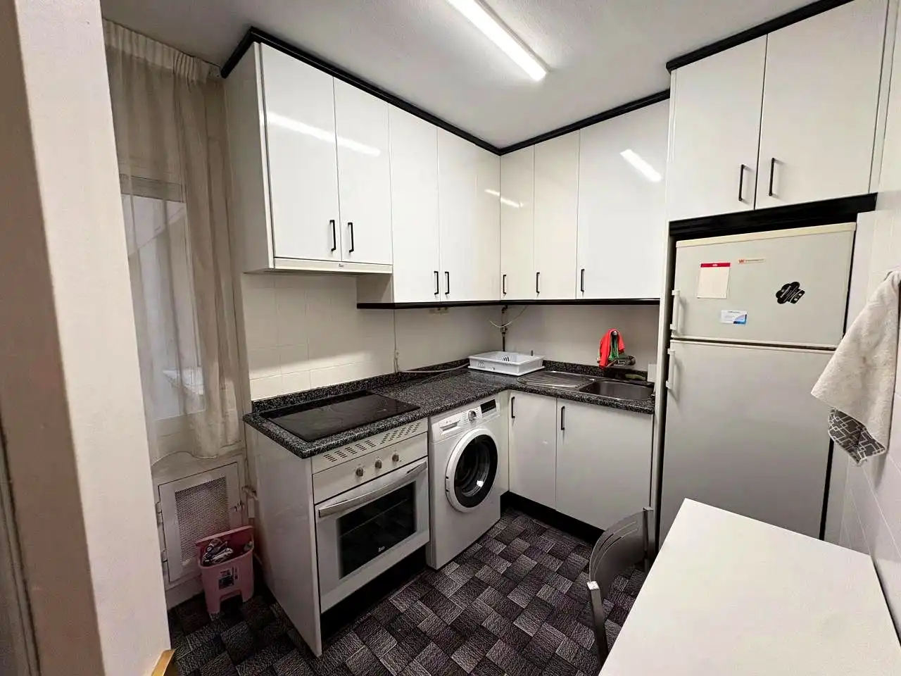 Kitchen of Flat for rent in Madrid  with Air Conditioner, Heating and Terrace
