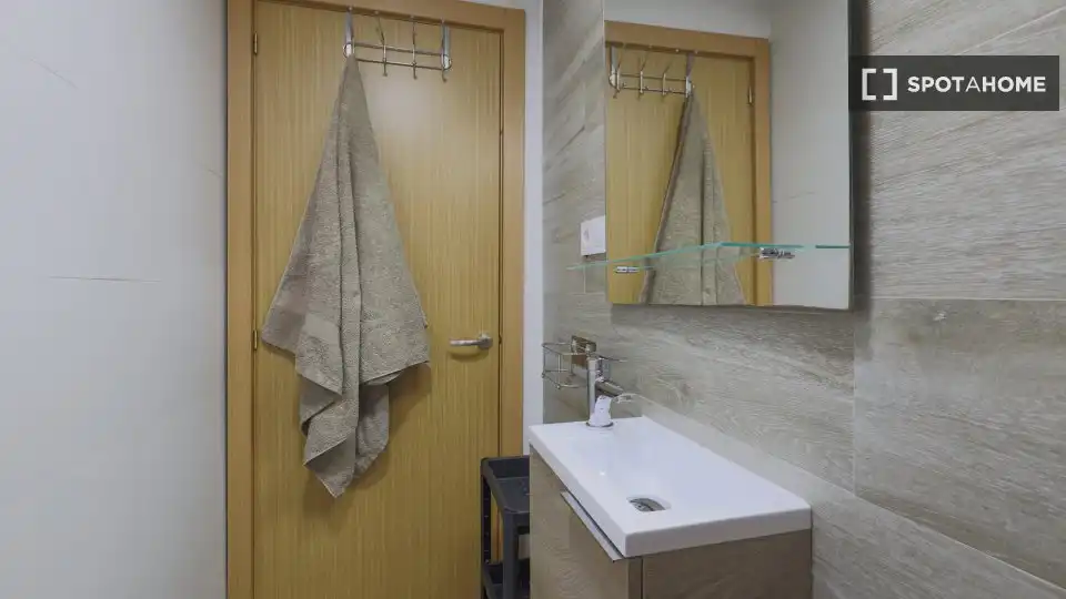 Flat with terrace to rent in Ciutat Vella, imagen 8