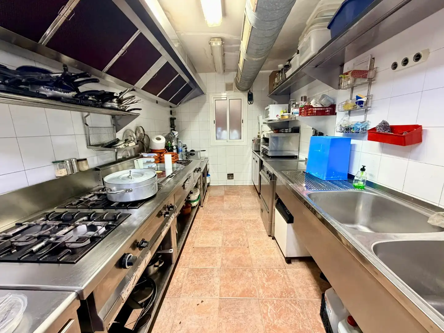 Business premises for transfer in Sants - Montjuïc, imagen 10
