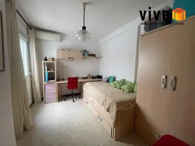Dormitori de Pis en venda en Sevilla amb Aire condicionat, Calefacció i Moblat