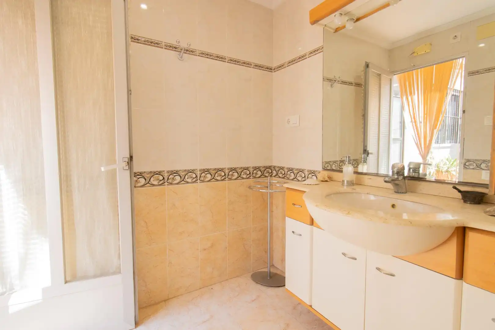 Bathroom of Country homes for sale in Rafelbuñol / Rafelbunyol  with Air Conditioner, Terrace and Furnished
