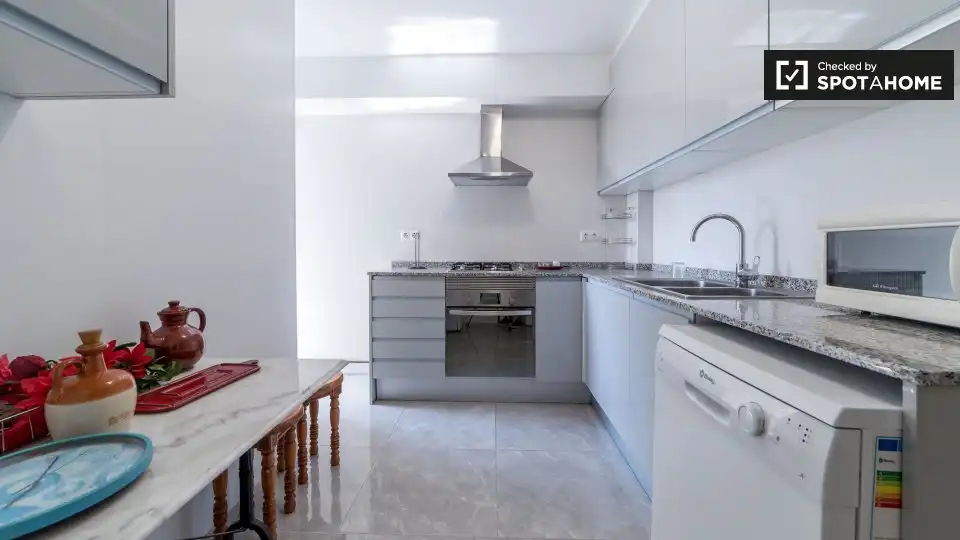 Cocina de Piso de alquiler en Valencia con Aire acondicionado, Calefacción y Amueblado