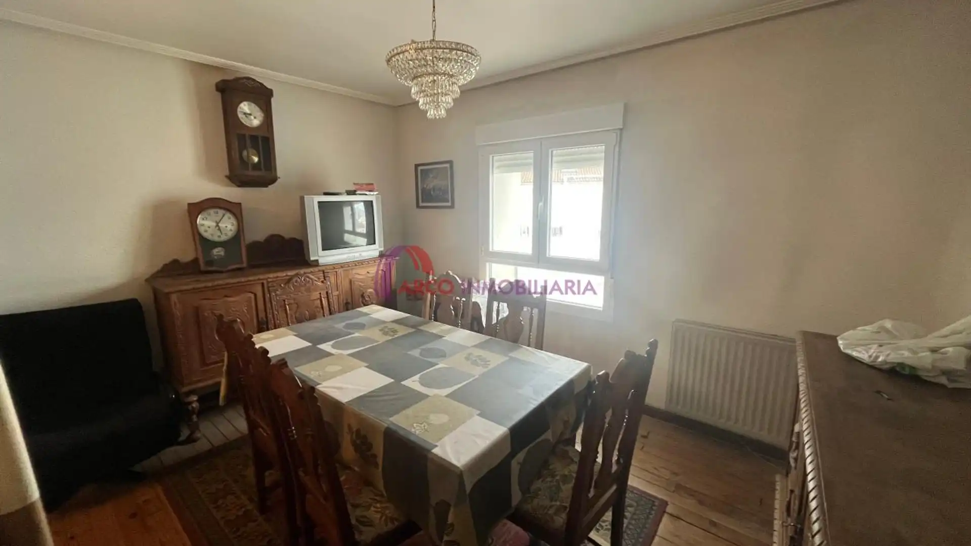 Comedor de Piso en venta en Burgos Capital con Calefacción