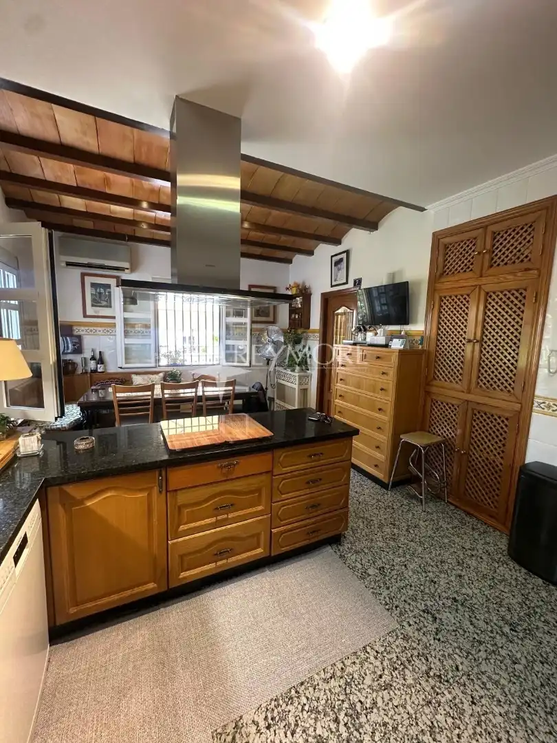 Houses for sale in Poniente-Norte - Miralbaida - Parque Azahara