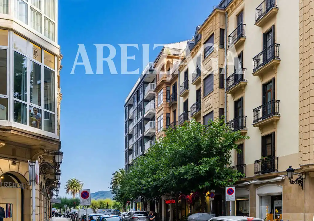 Vista exterior de Piso en venta en Donostia - San Sebastián  con Calefacción y Balcón