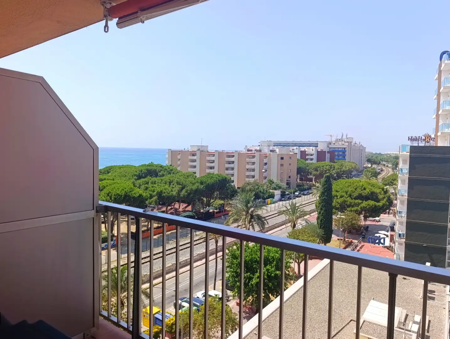 Vista exterior de Piso en venta en Malgrat de Mar con Calefacción, Terraza y Horno