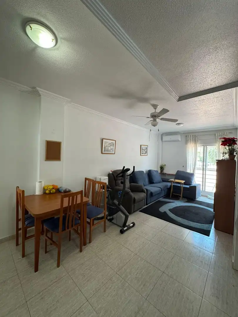 Sala de estar de Apartamento en venta en Almoradí con Aire acondicionado, Amueblado y Piscina comunitaria