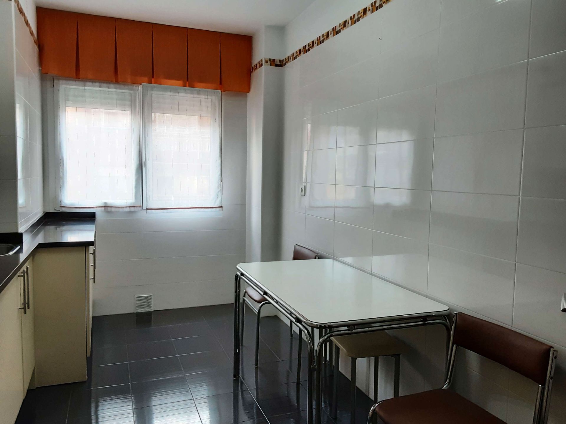 Comedor de Piso en venta en Laudio / Llodio con Balcón