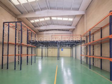 Nave industrial en venta en Sant Vicenç Dels Horts