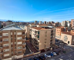 Vista exterior de Pis en venda en  Logroño amb Calefacció, Terrassa i Balcó