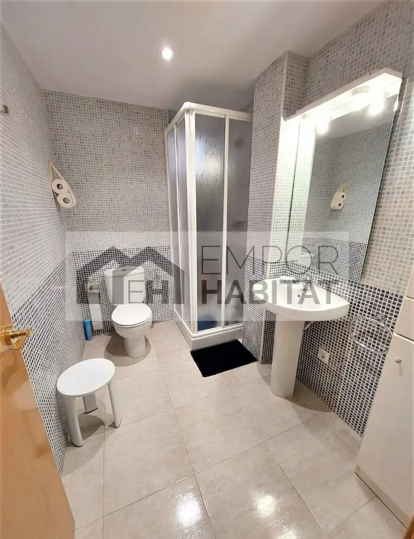 Bathroom of Apartments for sale in El Port