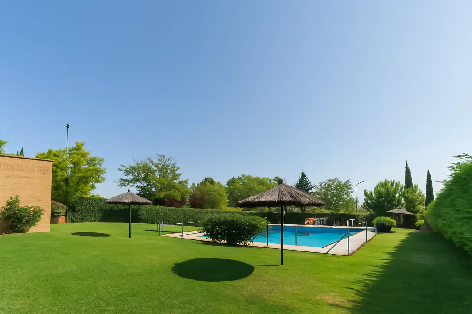 Jardí de Pis en venda en Las Rozas de Madrid amb Aire condicionat, Traster i Piscina