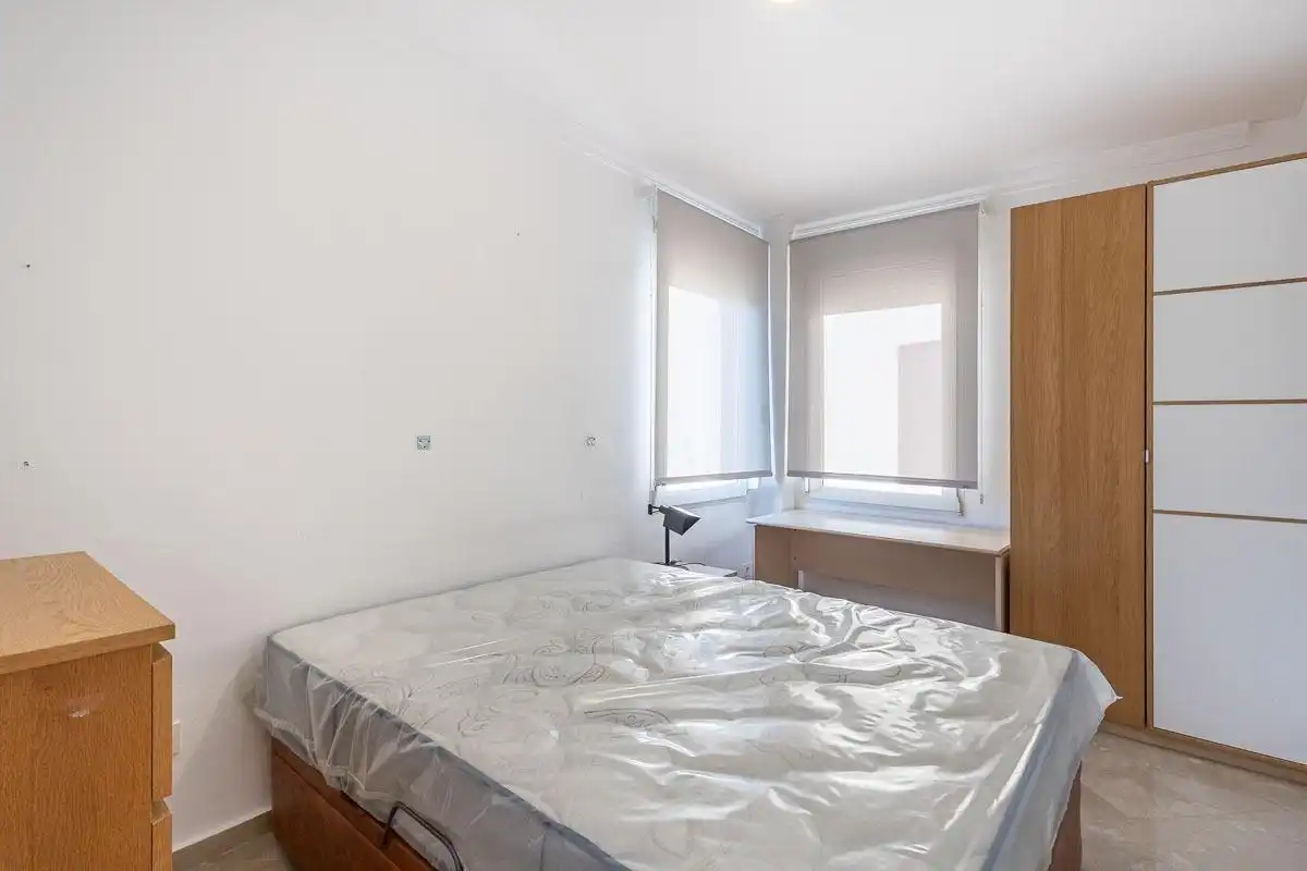 Bedroom of Flat for rent in Granada  with Air Conditioner and Community pool