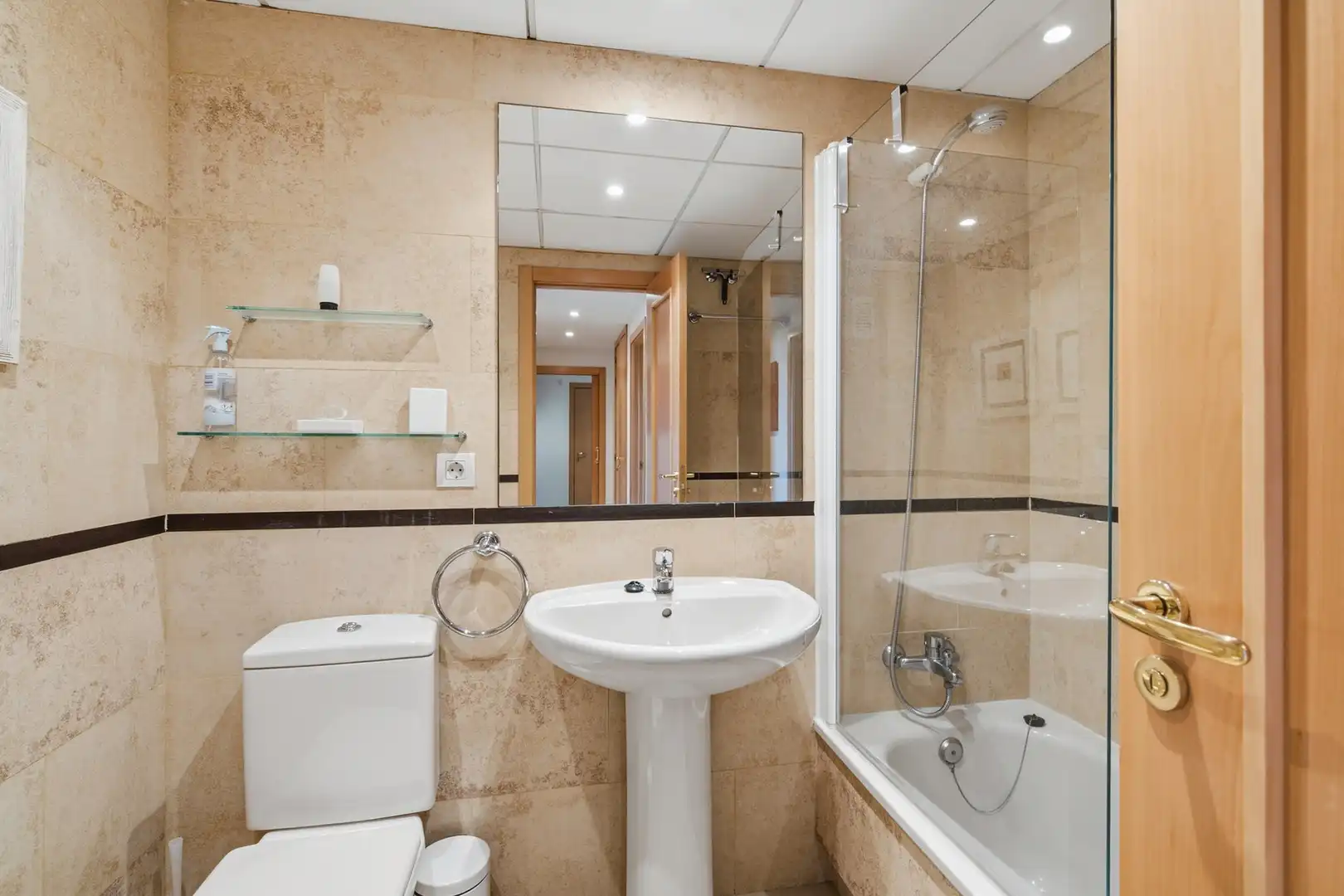 Baño de Apartamento en venta en Estepona con Aire acondicionado, Terraza y Trastero
