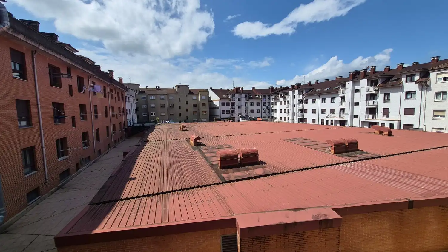 Außenansicht von Wohnung zum Verkauf in Villaviciosa mit Heizung, Abstellraum und Schwimmbad