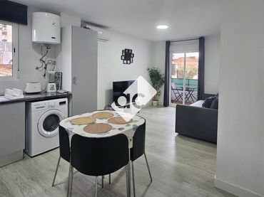 Appartamento con balcone in affitto a Poblats Marítims