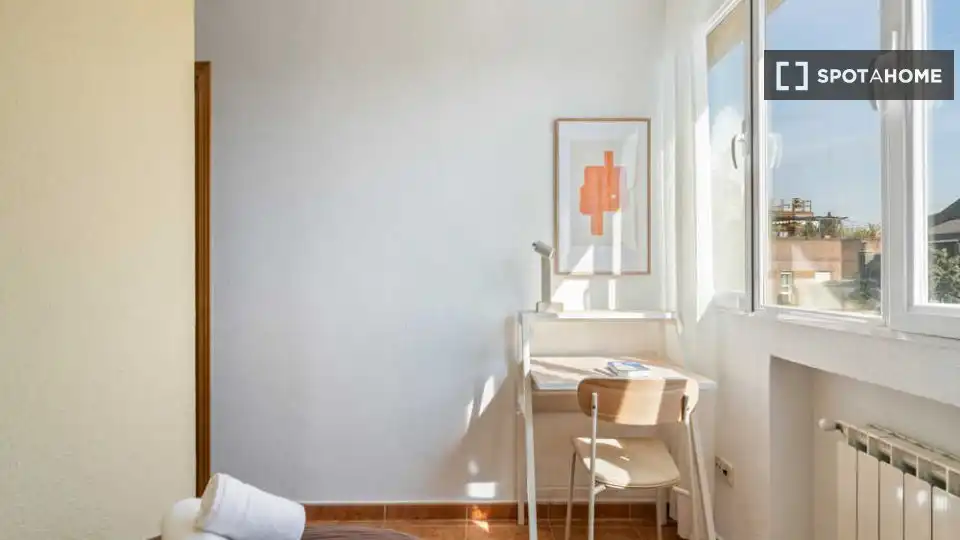 Habitación de Piso para compartir en Madrid con Aire acondicionado, Terraza y Amueblado