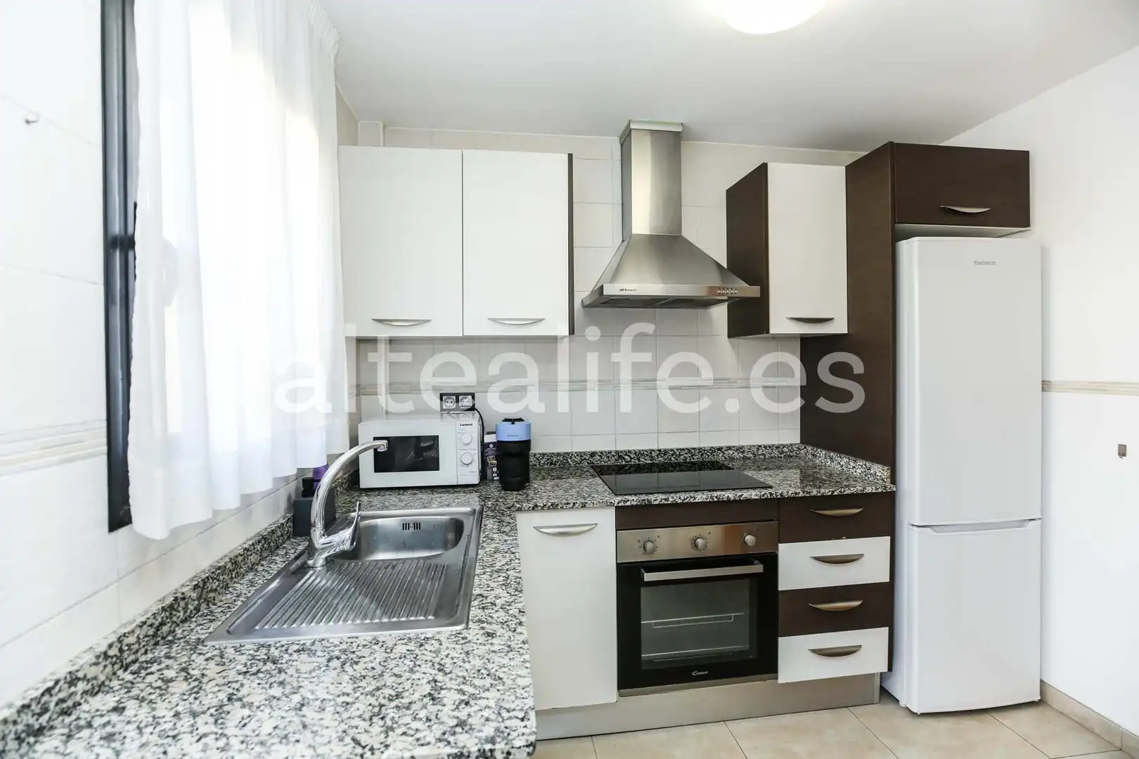 Cocina de Apartamento de alquiler en L'Alfàs del Pi con Aire acondicionado, Terraza y Trastero