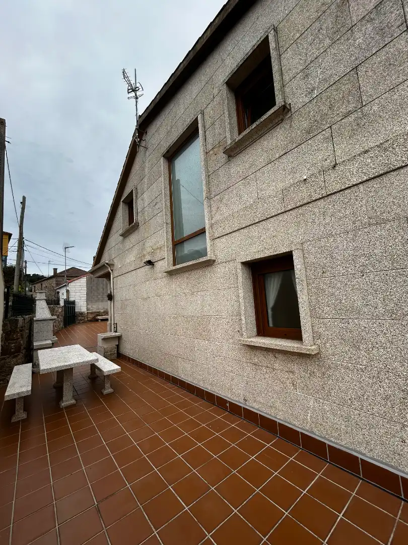 Vista exterior de Casa o chalet en venta en Vilagarcía de Arousa con Calefacción, Jardín privado y Parquet