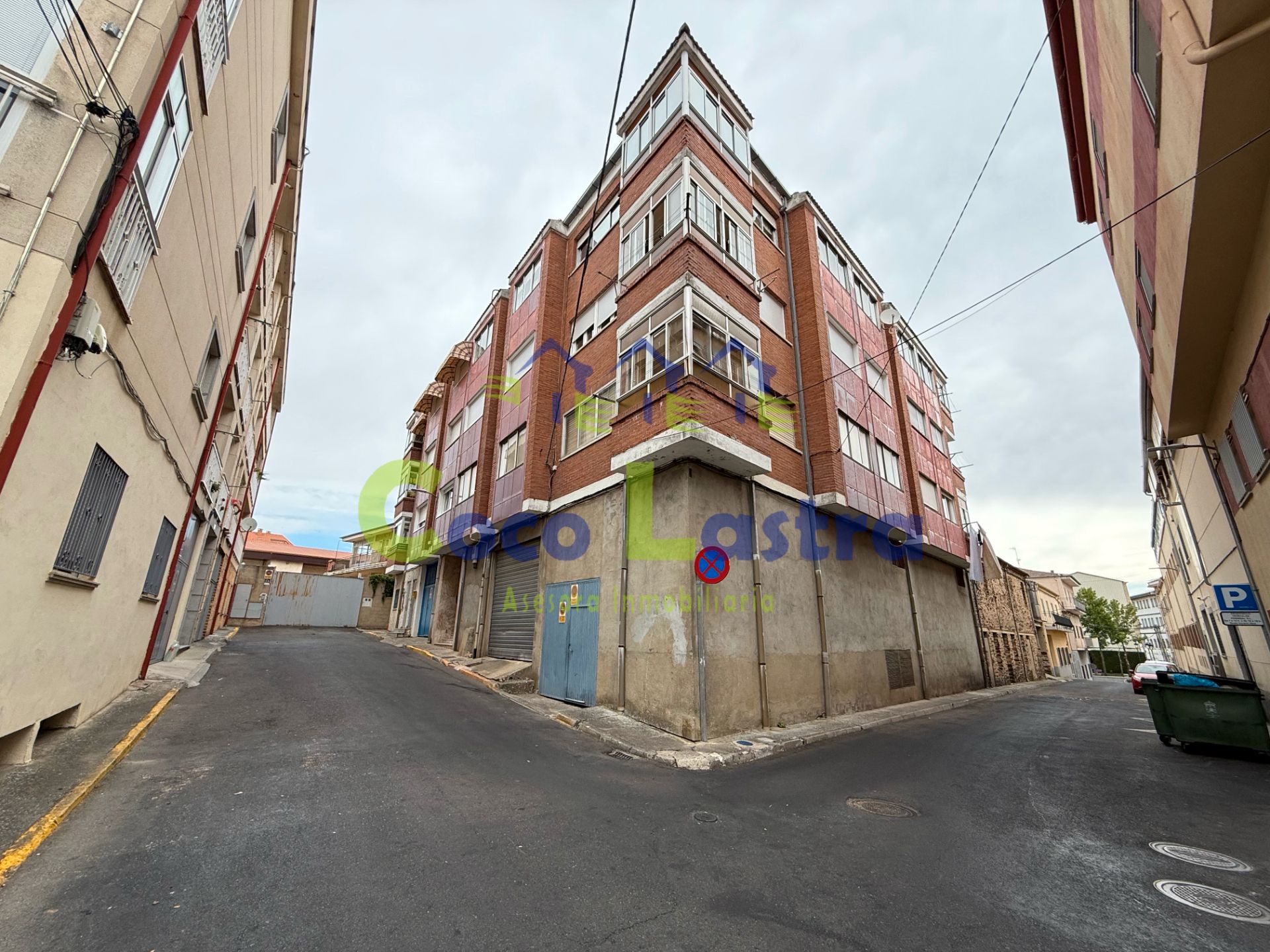 Vista exterior de Pis en venda en Guijuelo amb Calefacció, Parquet i Terrassa