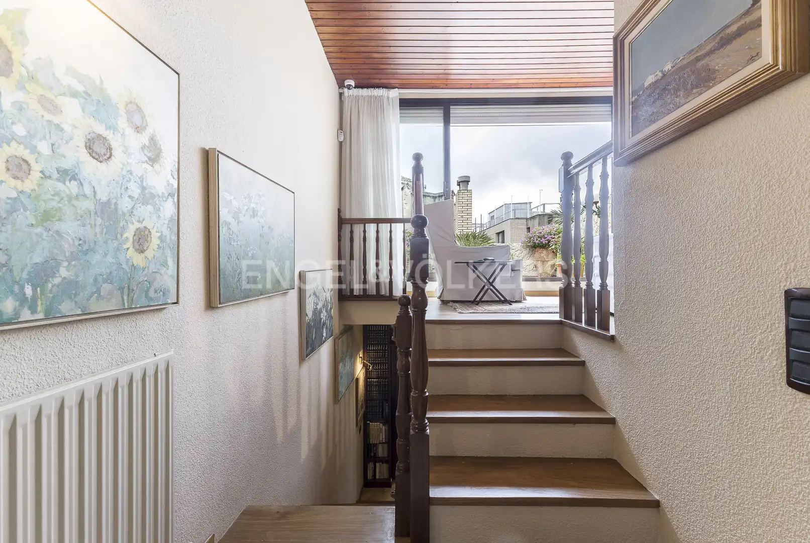 Einfamilien-Reihenhaus zum Verkauf in Barcelona mit Heizung, Privatgarten und Parkett