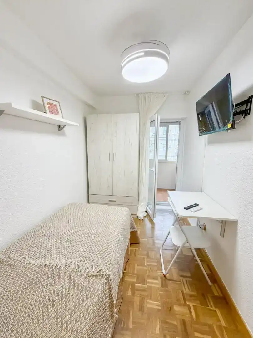 Dormitori de Apartament de lloguer en Coslada amb Parquet i Moblat