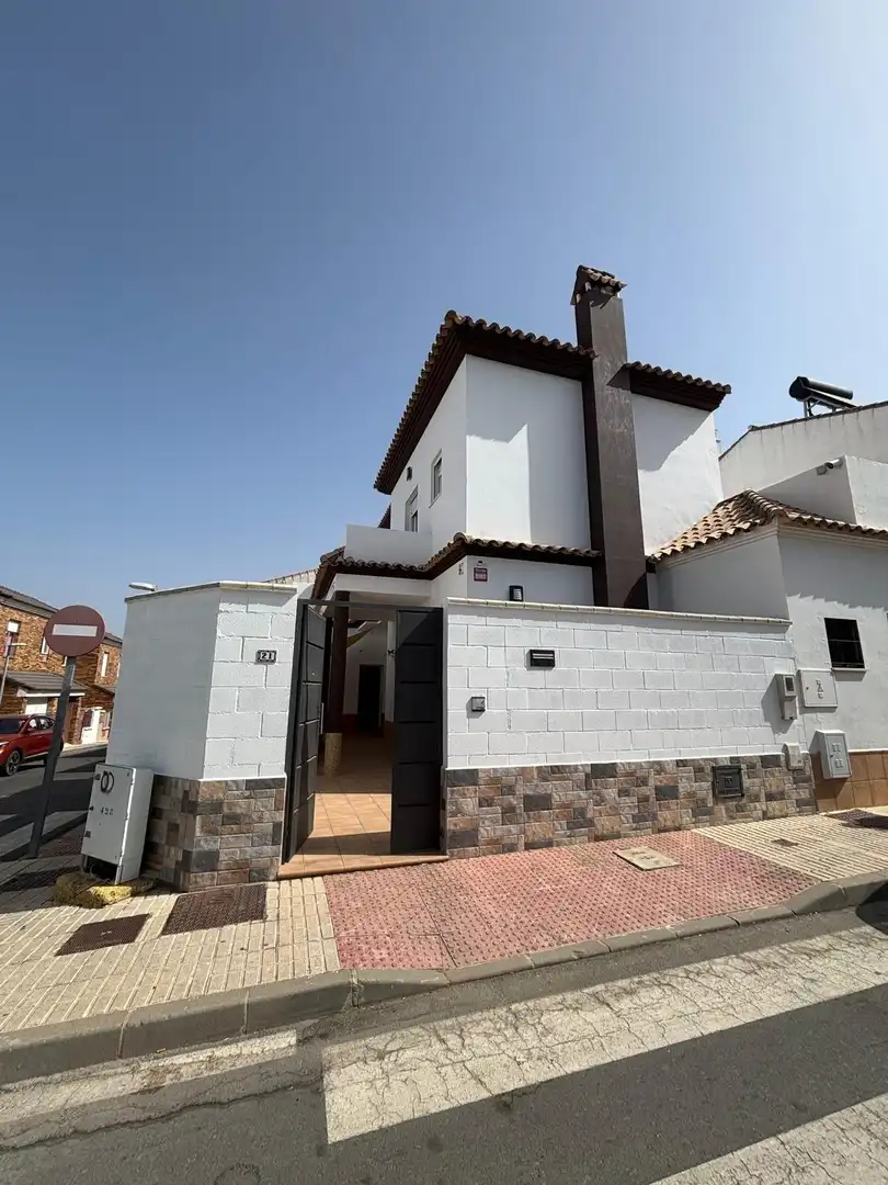 Exterior view of Detached homes for sale in Cantillana