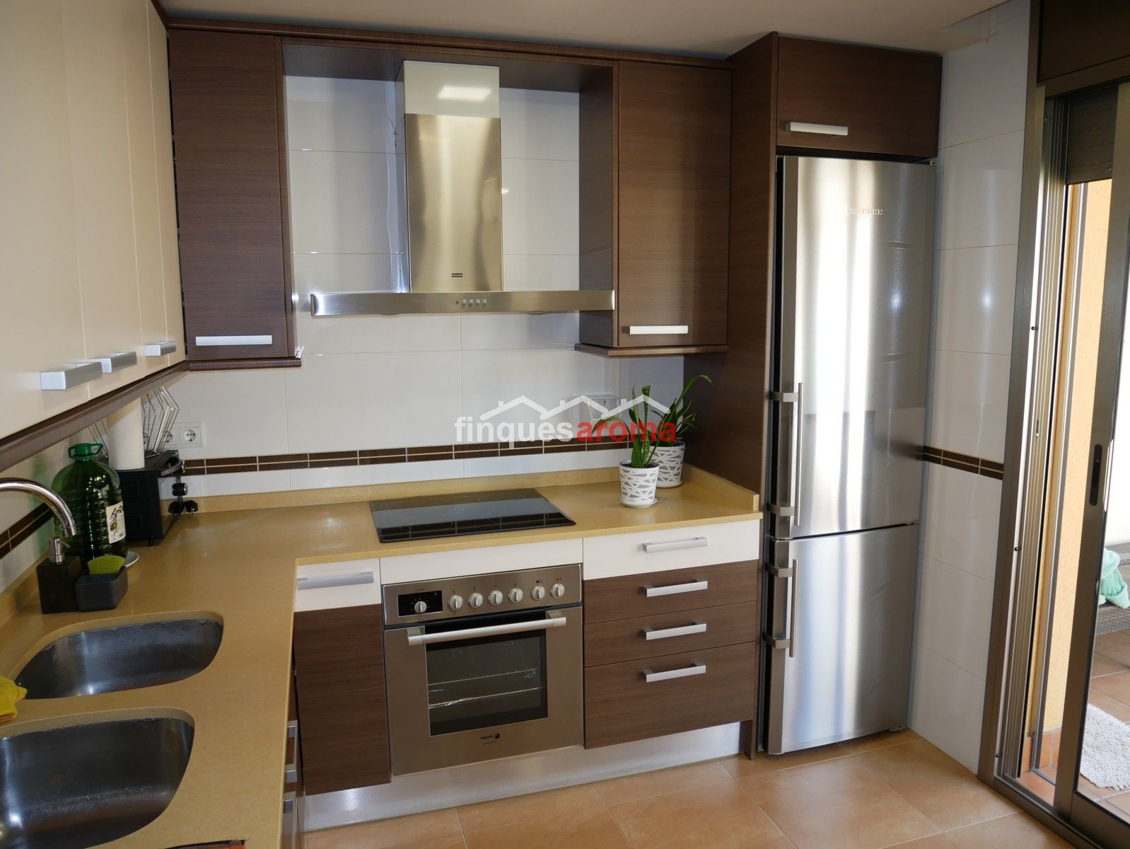 Kitchen of Single-family semi-detached for sale in Valls  with Air Conditioner, Heating and Private garden