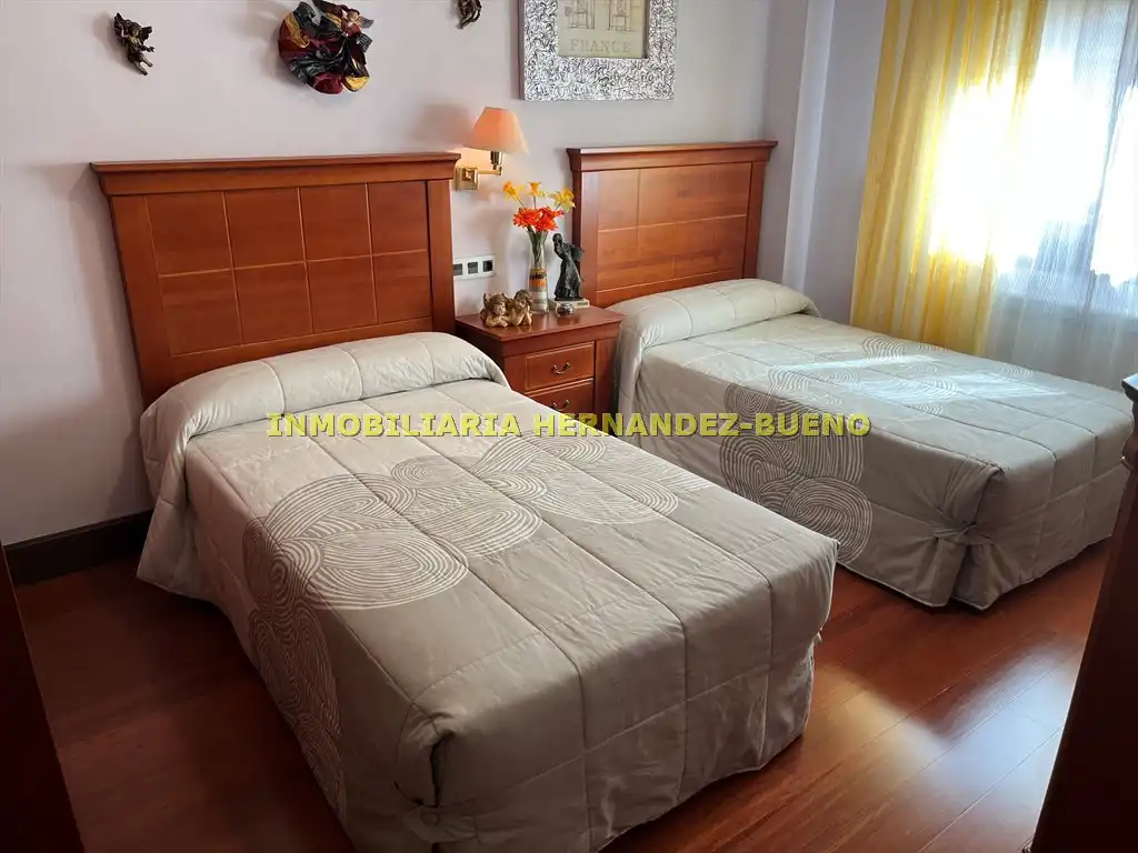 Habitación de Casa o chalet en venta en Carbajosa de la Sagrada con Aire acondicionado, Calefacción y Jardín privado