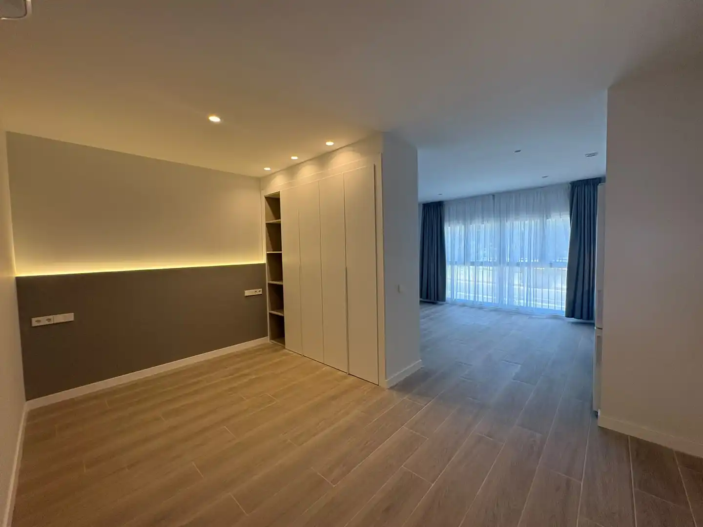 Appartamento con terrazza in affitto a Calle San Serapio