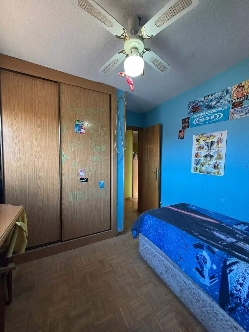 Dormitori de Casa adosada en venda en Rivas-Vaciamadrid amb Calefacció, Jardí privat i Parquet