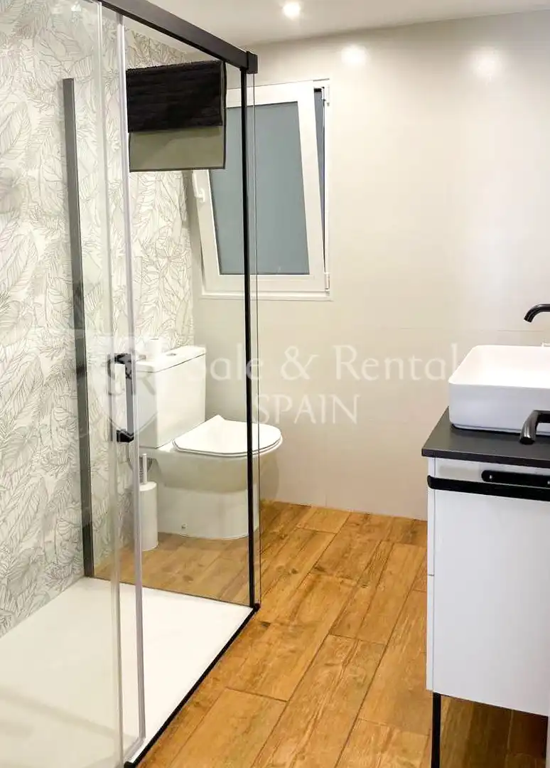 Bany de Pis en venda en Blanes amb Terrassa