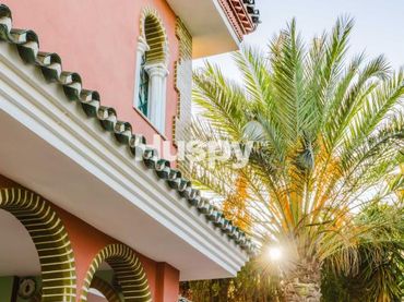 Villa avec balcon à vendre à Calle Algeciras