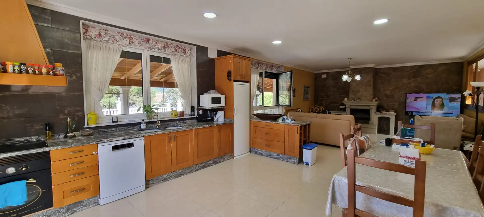 Cuina de Casa o xalet en venda en Moralzarzal amb Aire condicionat, Calefacció i Jardí privat