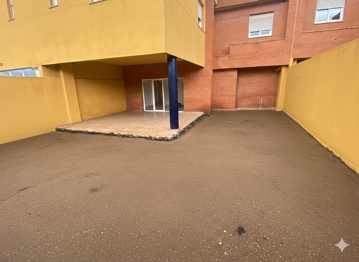 Parking de Casa adosada en venta en Poblete con Calefacción y Trastero