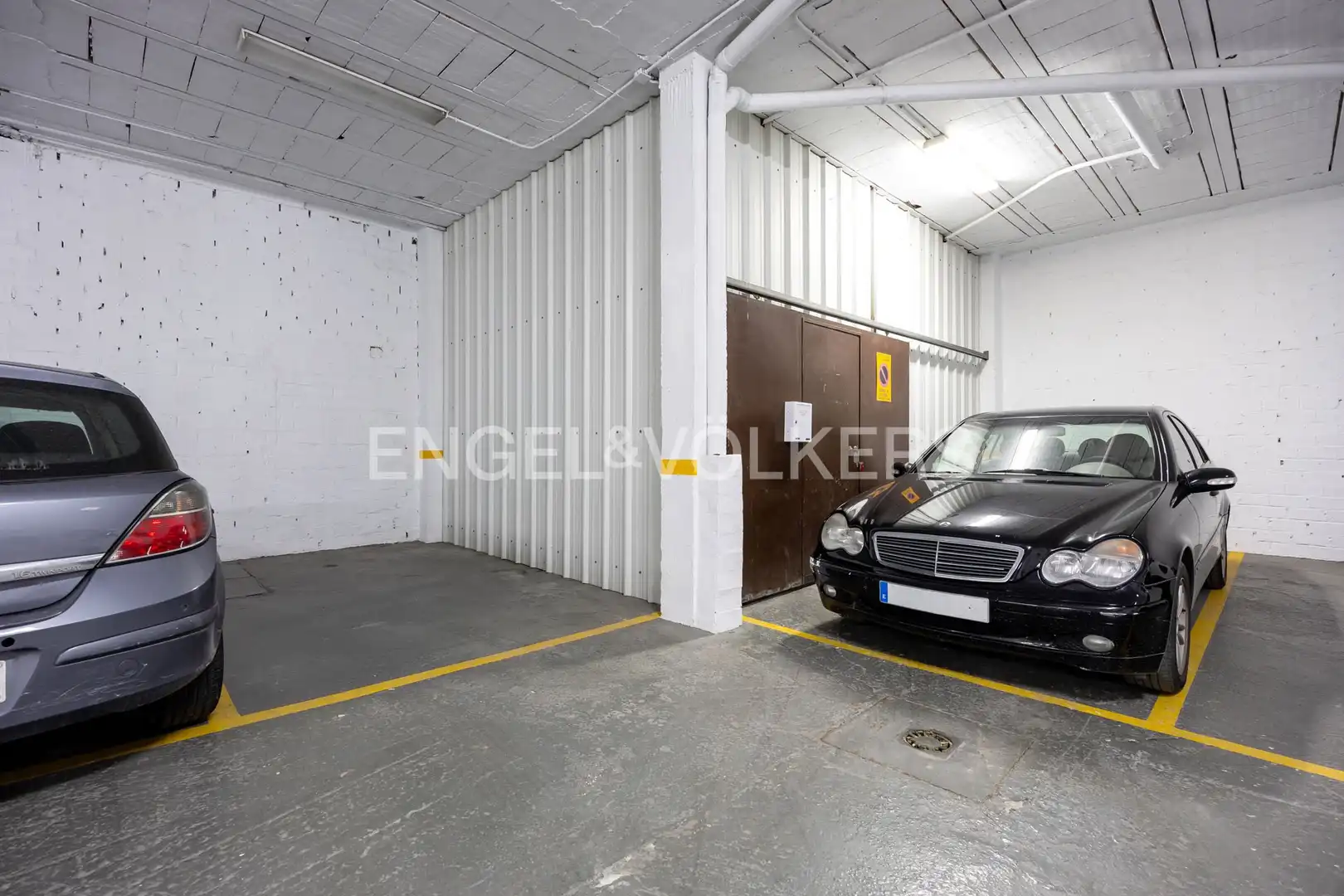 Parking of Houses for sale in Sanlúcar de Barrameda  with Air Conditioner, Heating and Private garden