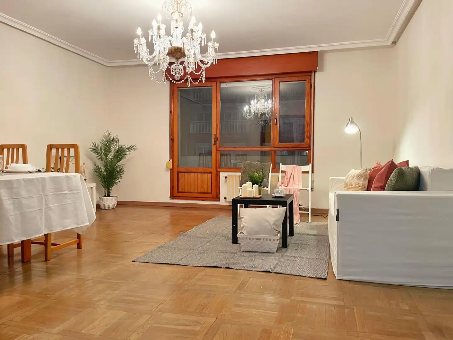 Sala d'estar de Pis en venda en Gijón  amb Calefacció, Jardí privat i Parquet