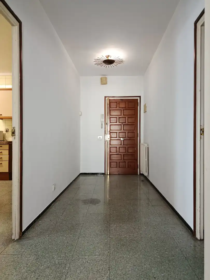 Wohnung zum Verkauf in Girona mit Heizung, Terrasse und Balkon