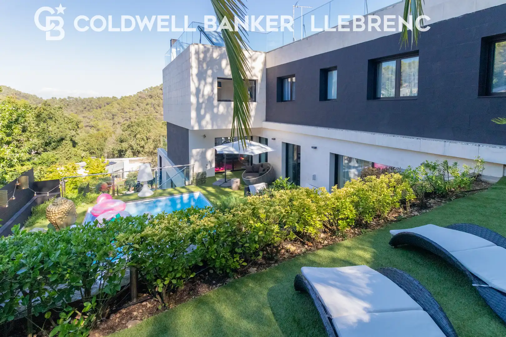 Vista exterior de Casa o xalet en venda en Barcelona amb Aire condicionat, Calefacció i Jardí privat