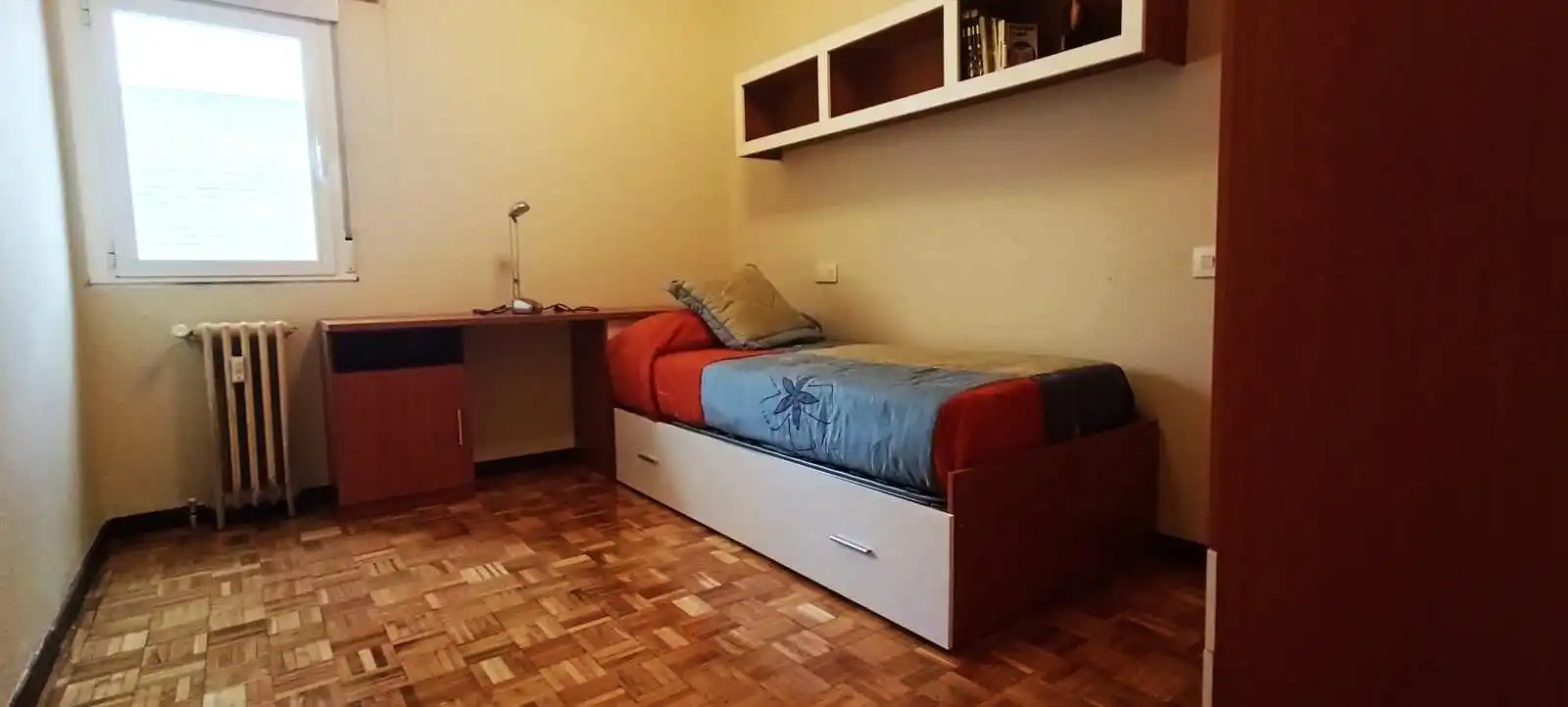 Dormitori de Pis en venda en Zamora Capital  amb Calefacció i Parquet
