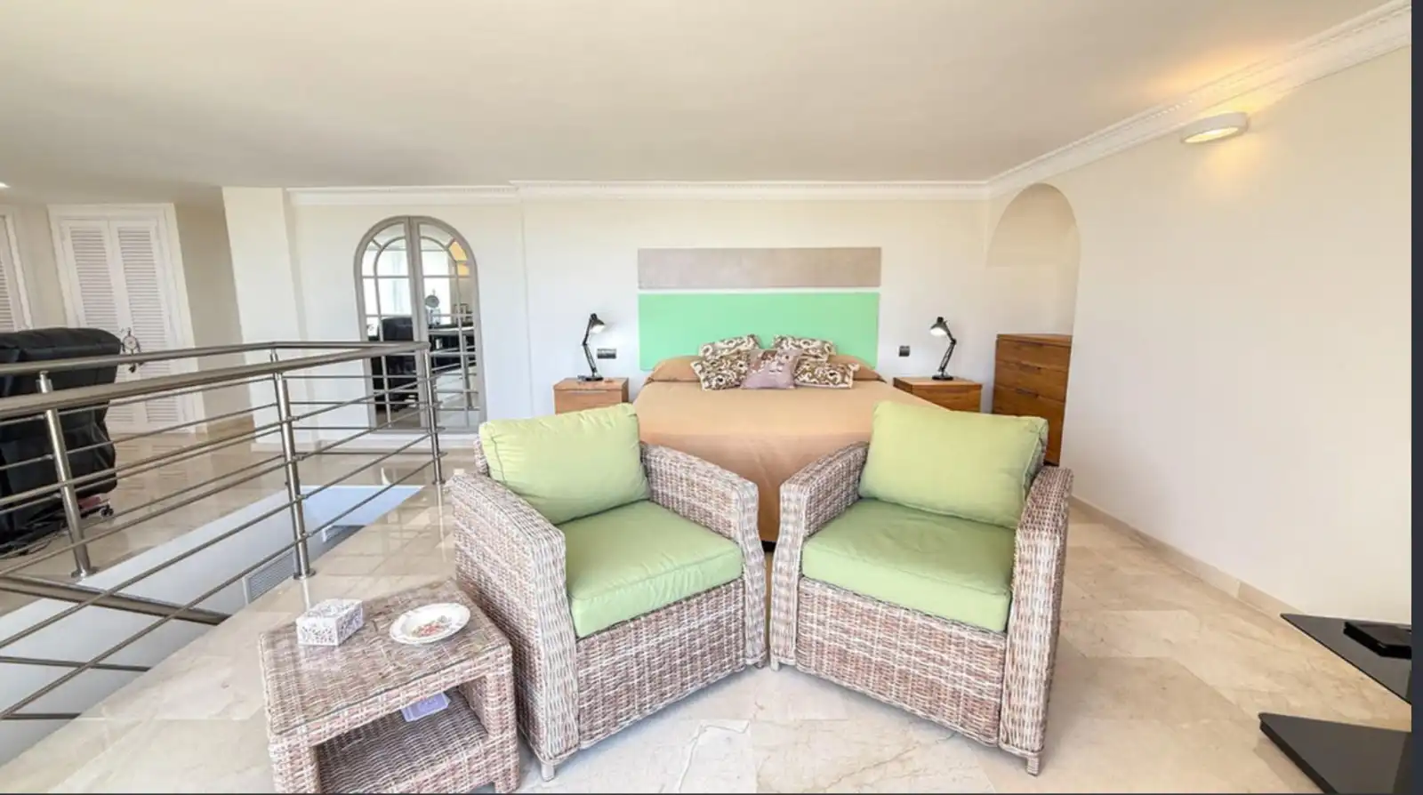 Dormitori de Àtic de lloguer en Marbella amb Aire condicionat, Terrassa i Piscina