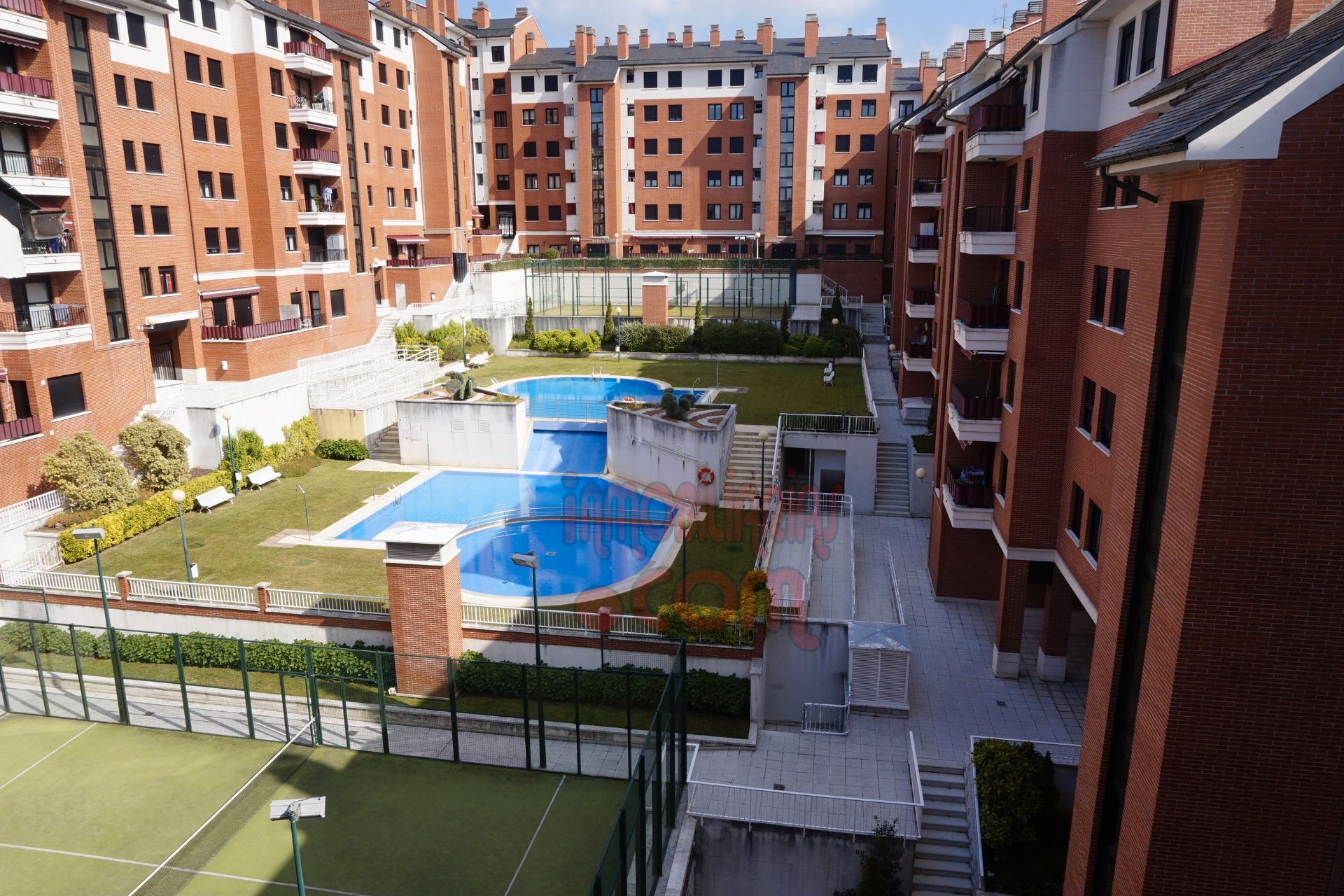Swimming pool of Flat for sale in Castro-Urdiales  with Heating, Private garden and Parquet flooring