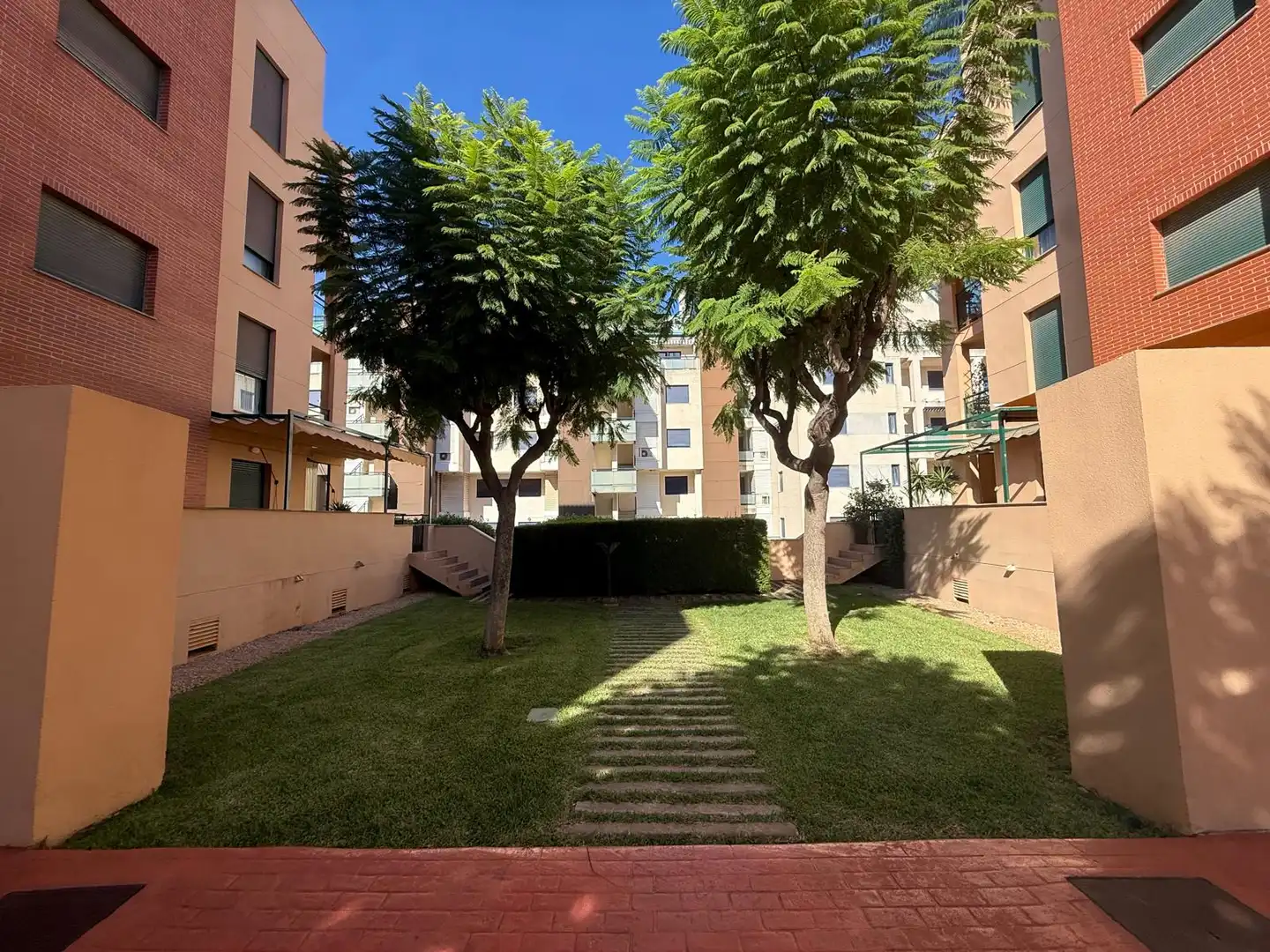 Vista exterior de Apartament en venda en Dénia amb Aire condicionat, Calefacció i Jardí privat