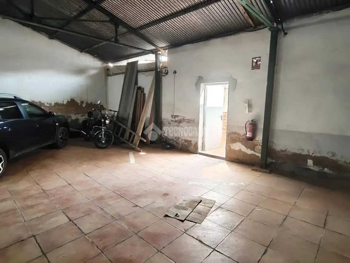 Casa adosada en venda en La Carolina amb Moblat