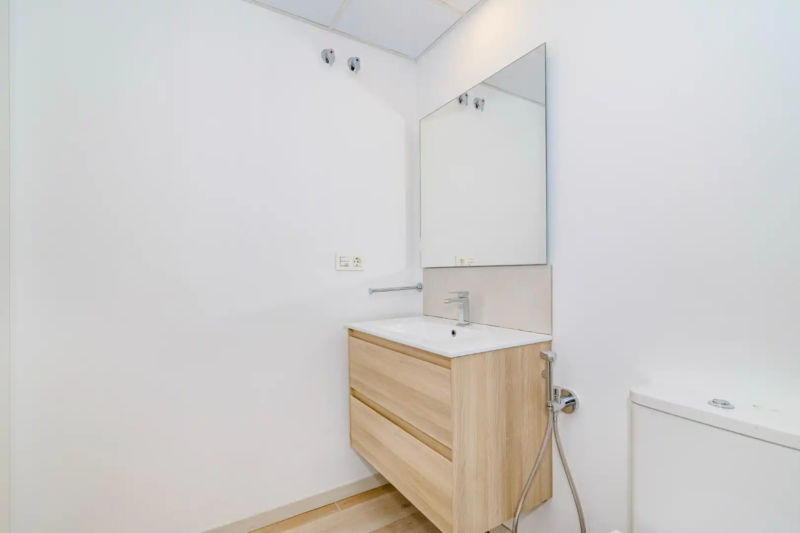 Badezimmer von Wohnungen zur Miete in Granada mit Klimaanlage, Heizung und Terrasse