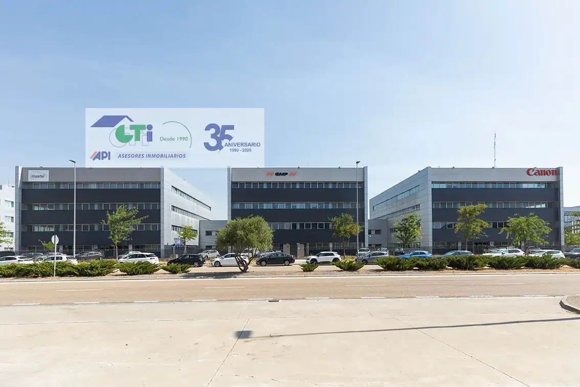 Office space to rent in C/Bari