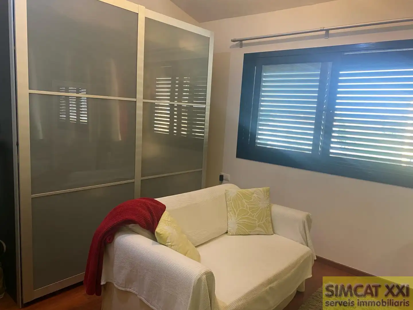 Habitación de Casa adosada en venta en Navata con Aire acondicionado, Calefacción y Parquet